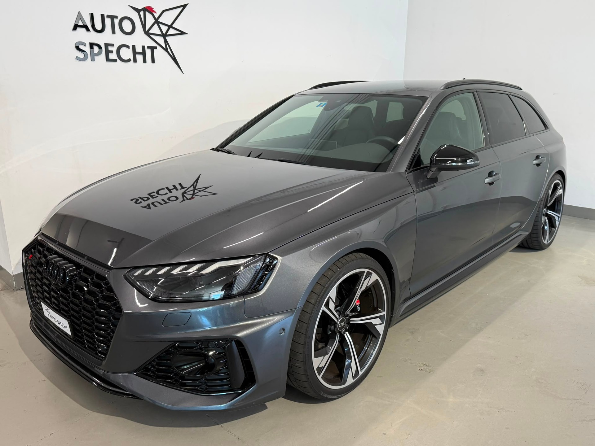 AUDI RS4 Avant quattro tiptronic-showroom-element-2