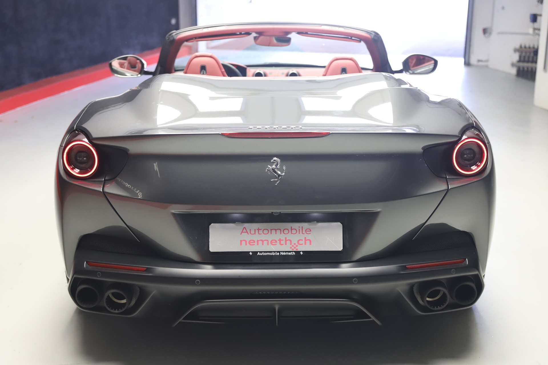 FERRARI Portofino 3.9 V8 T-showroom-element-3