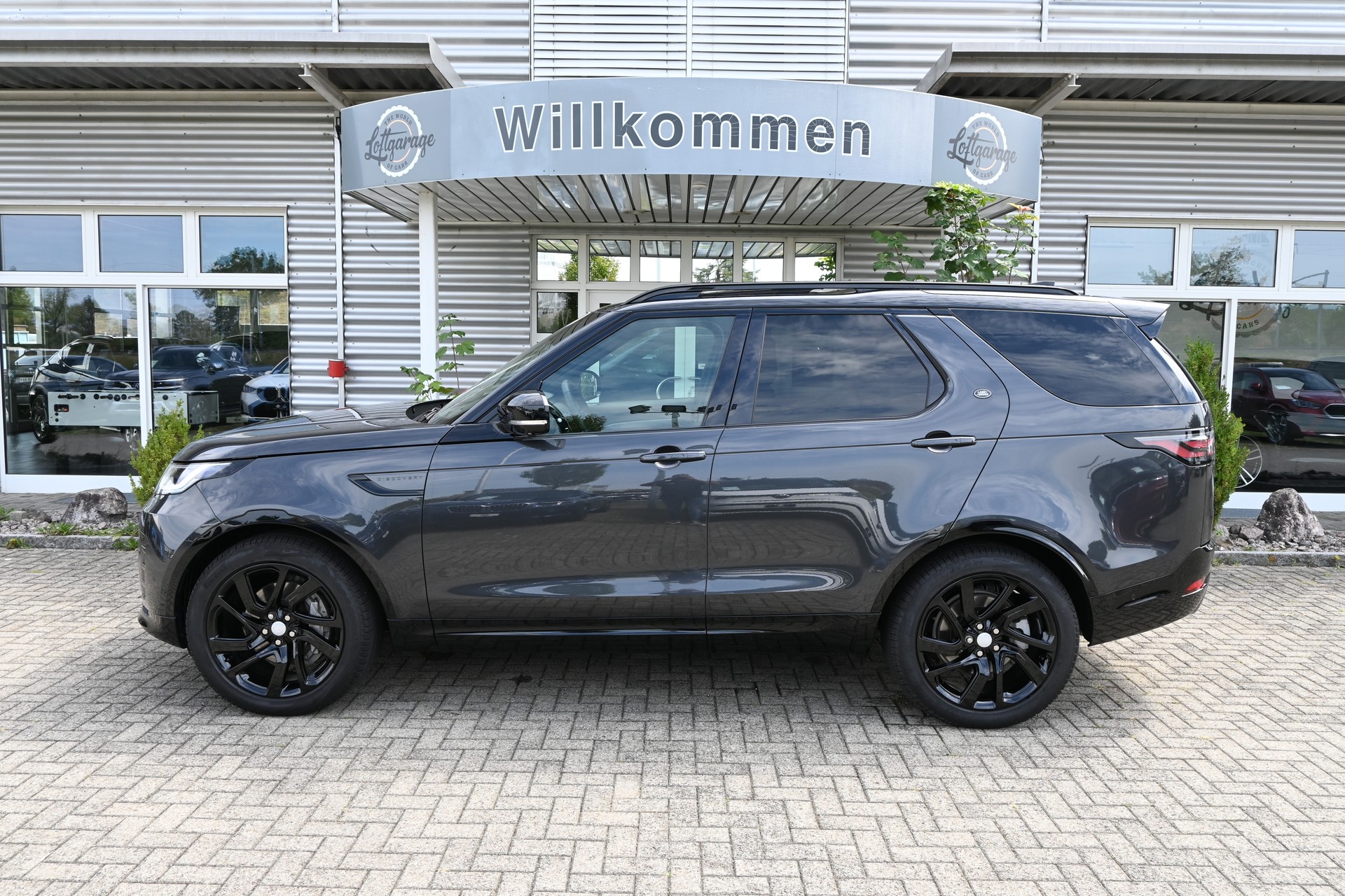 LAND ROVER Discovery 3.0D I6 P250 S R-Dynamic AWD Automatic 7-Plätzer + AHK 3500kg + Werksgarantie 10.2030-image-5