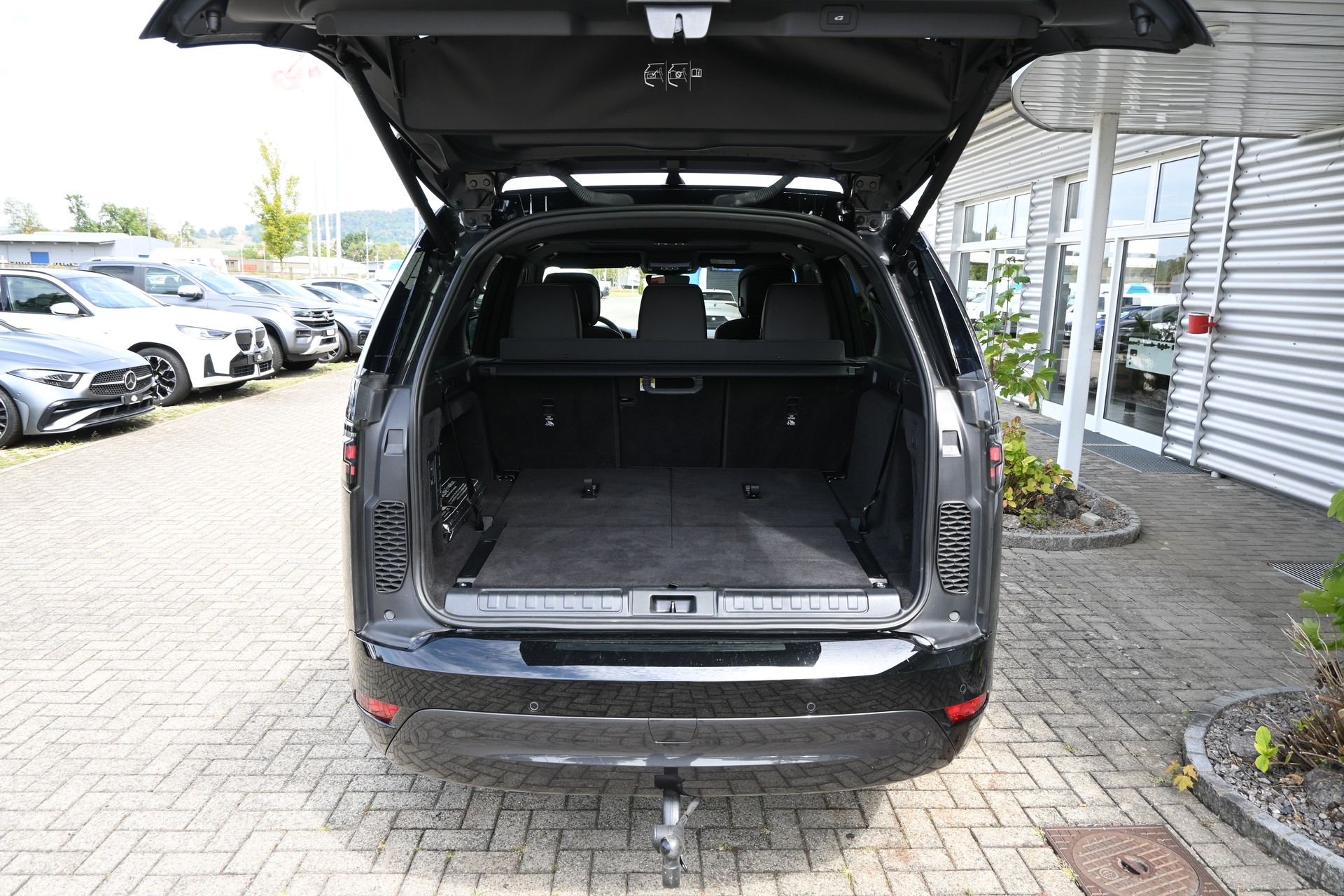 LAND ROVER Discovery 3.0D I6 P250 S R-Dynamic AWD Automatic 7-Plätzer + AHK 3500kg + Werksgarantie 10.2030-image-8