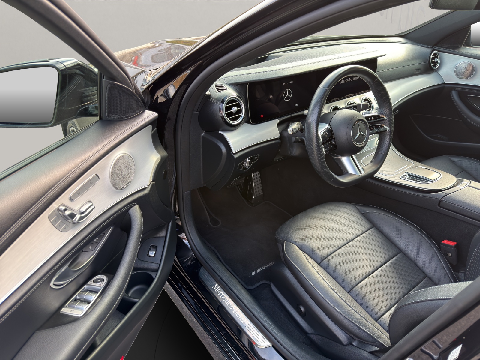 MERCEDES-BENZ E-Klasse S213 Kombi E 220 d AMG Line 4matic-image-11