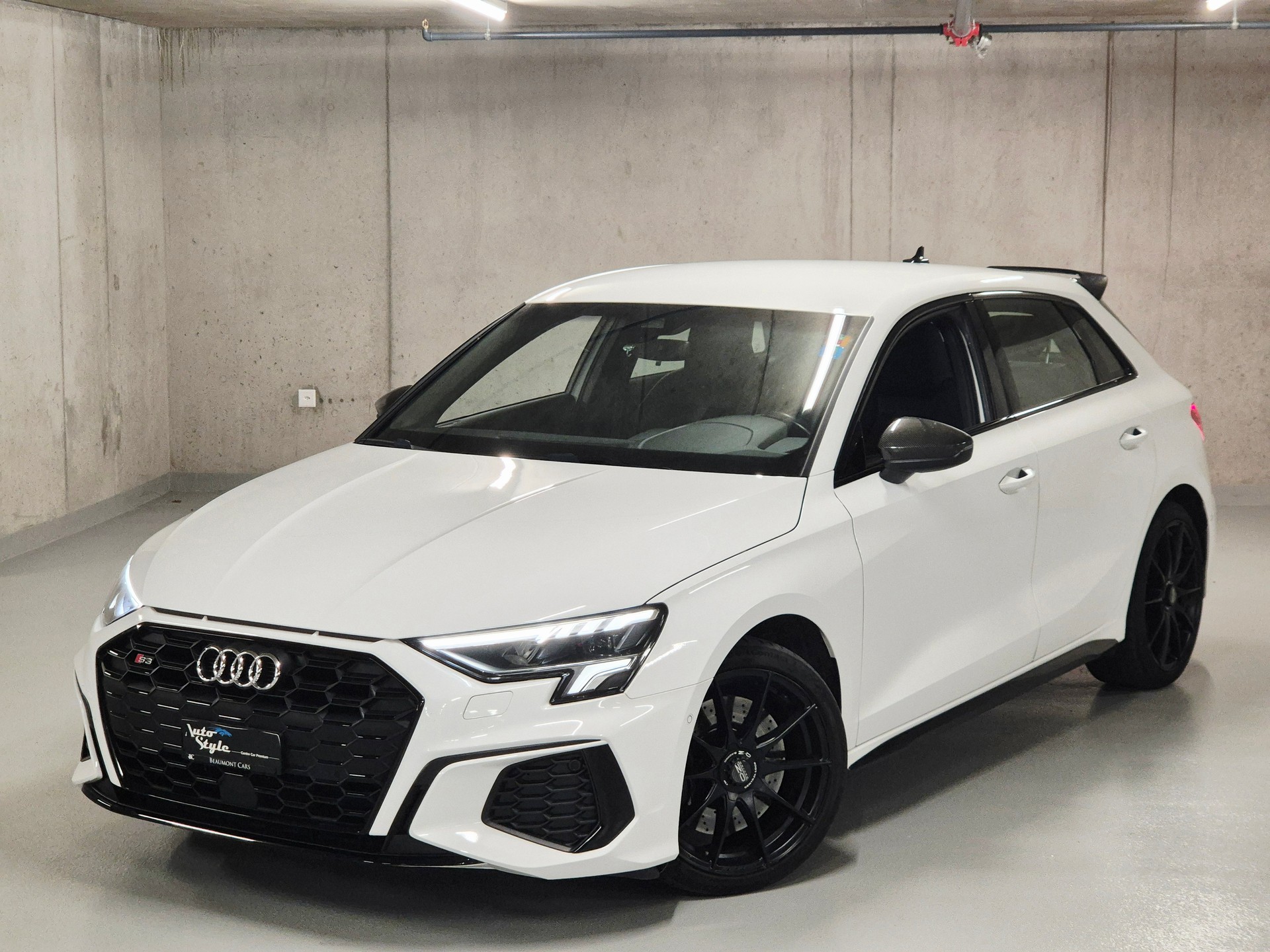 AUDI S3 Sportback 2.0 TFSI quattro S-tronic-showroom-element-2