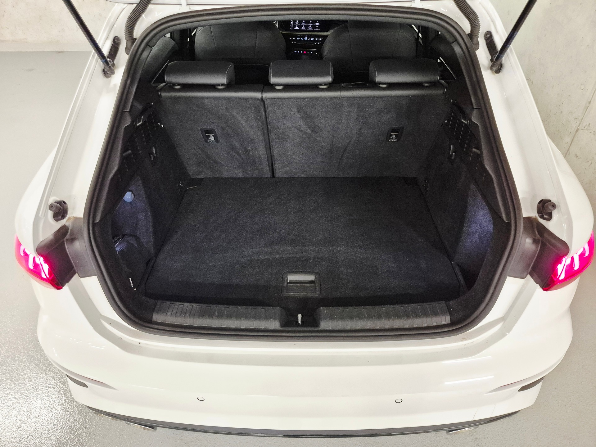 AUDI S3 Sportback 2.0 TFSI quattro S-tronic-image-18