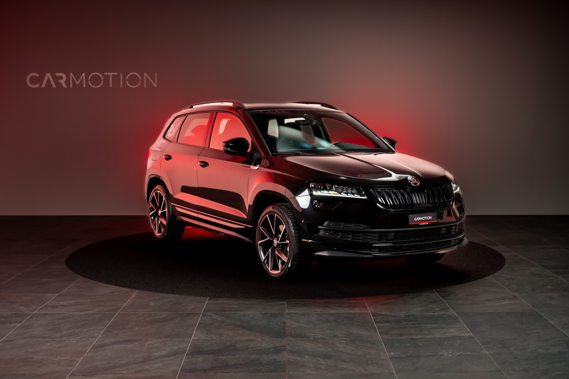 SKODA Karoq 2.0 TSI SportLine 4x4 DSG / Panoramadach / Parkassistent / Sitzheizung-showroom-element-2