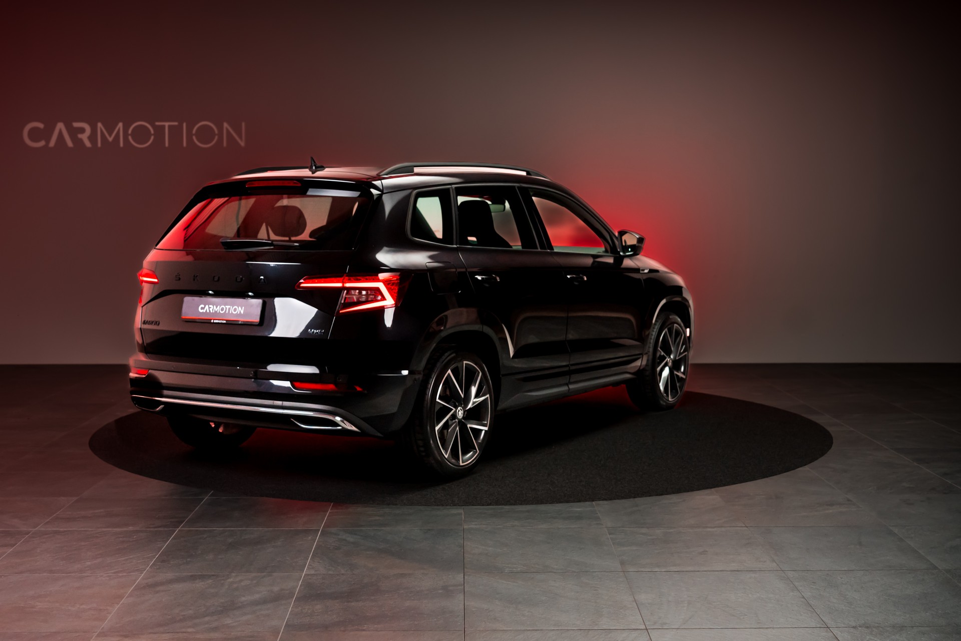 SKODA Karoq 2.0 TSI SportLine 4x4 DSG / Panoramadach / Parkassistent / Sitzheizung-image-7