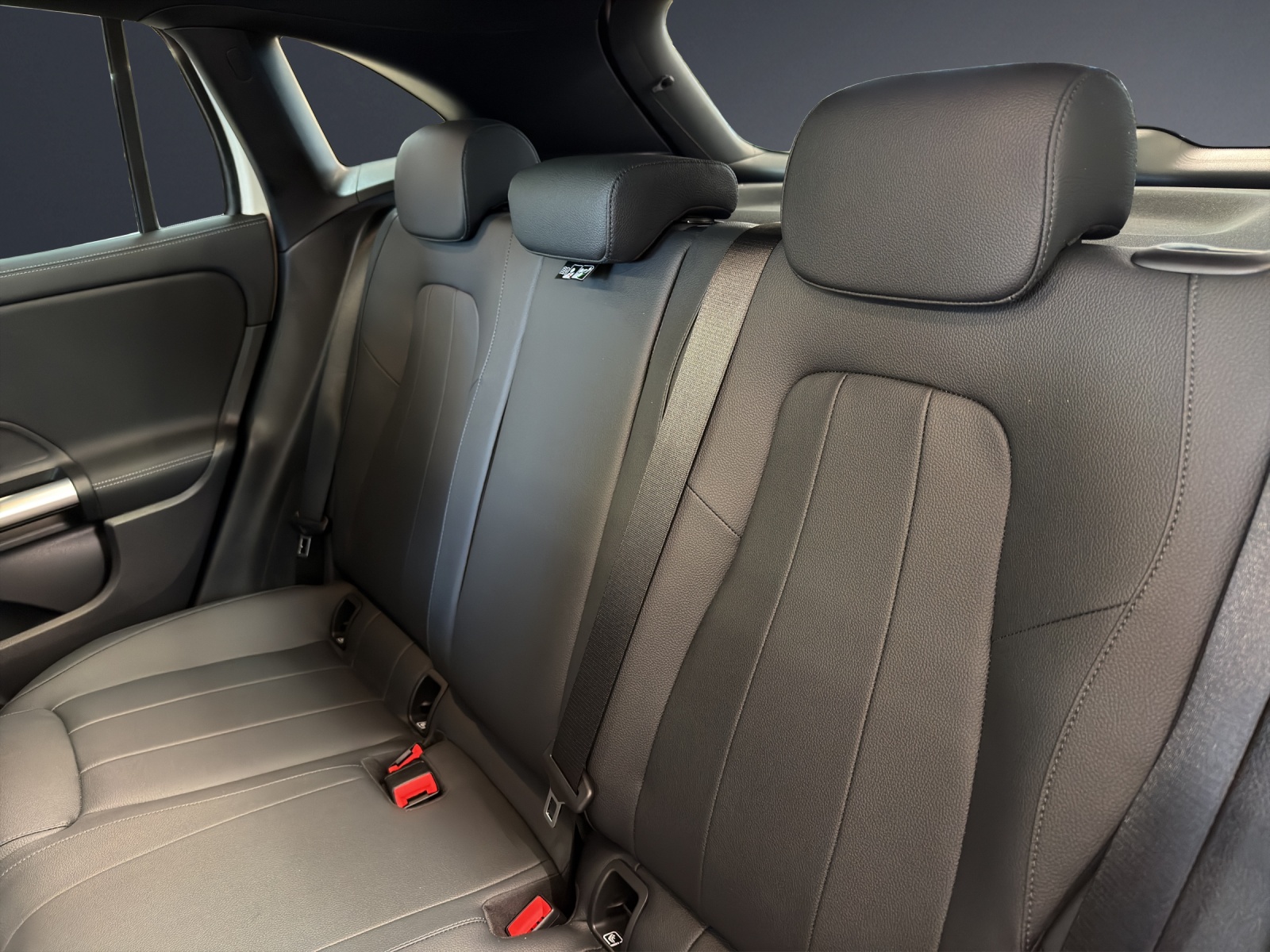 MERCEDES-BENZ GLA 220 4Matic 8G-DCT-image-14