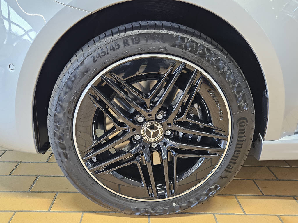 MERCEDES-BENZ V 300 d 4Matic lang Swiss Edition-image-16