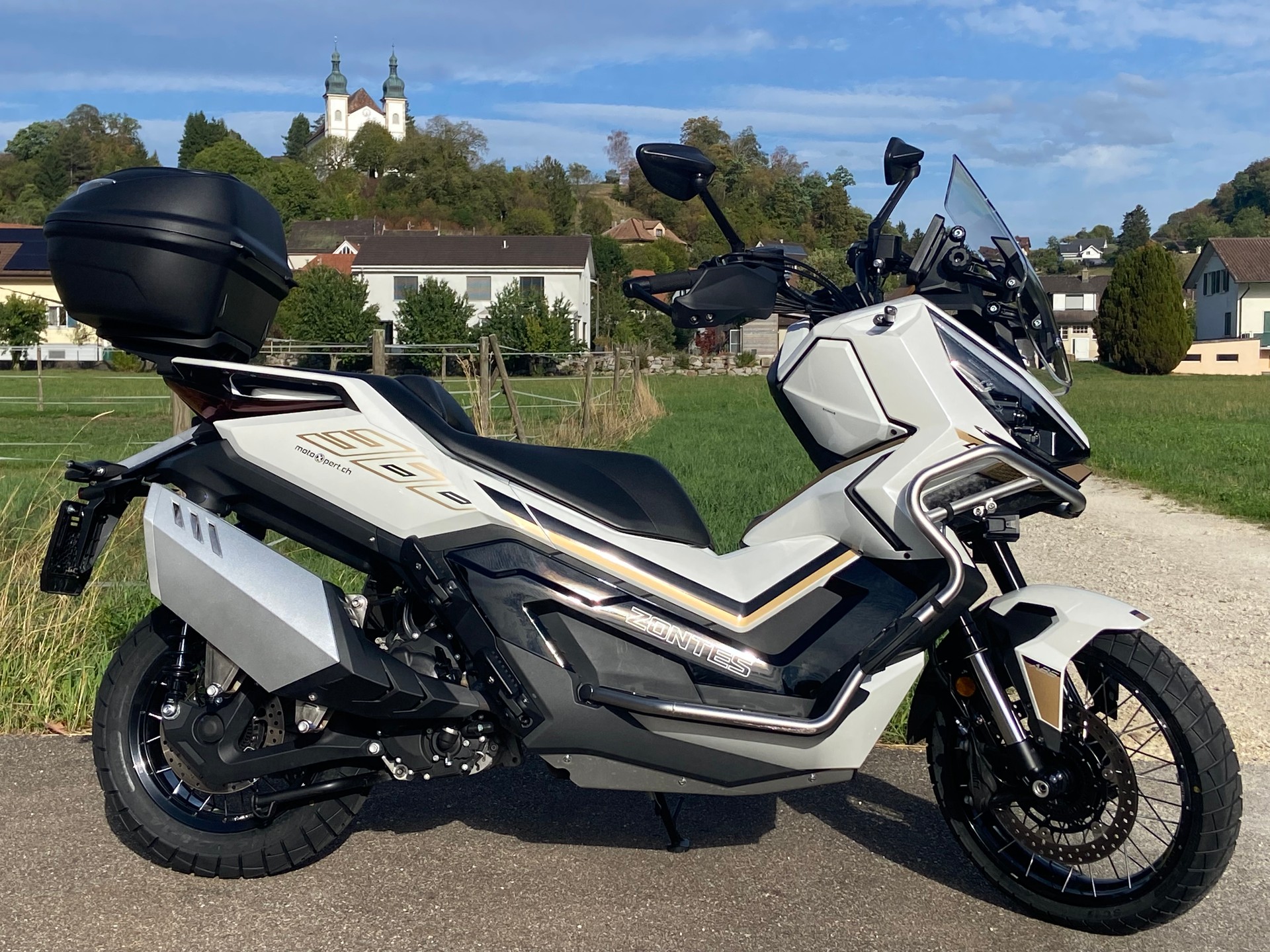 ZONTES G-showroom-element-2