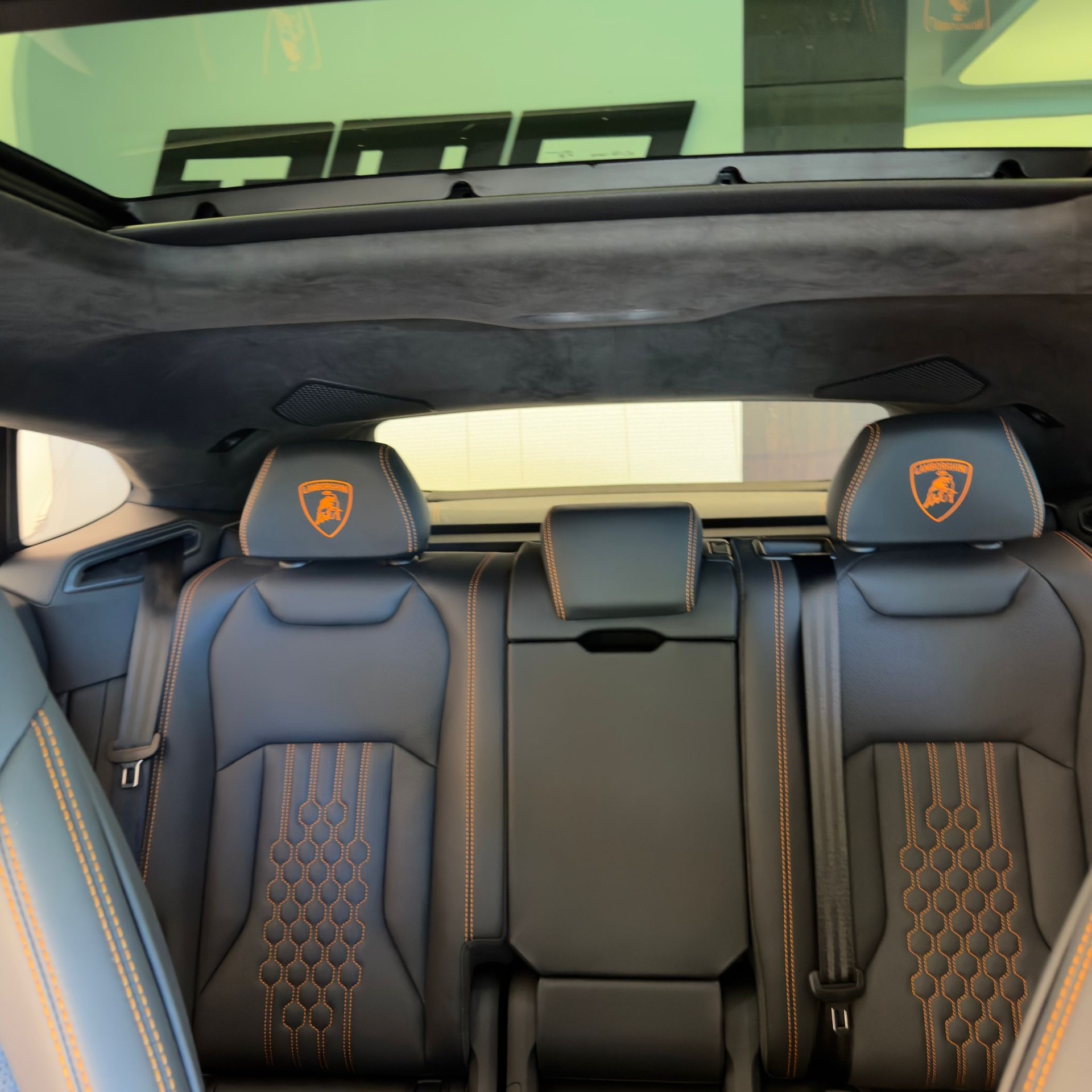 LAMBORGHINI Urus SE-image-13