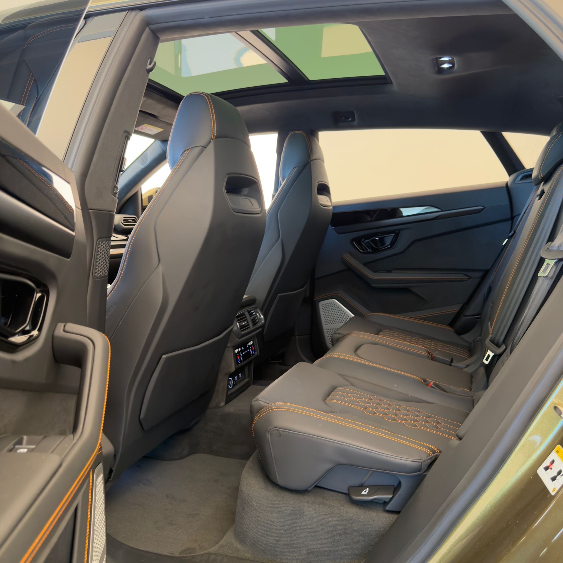 LAMBORGHINI Urus SE-image-14