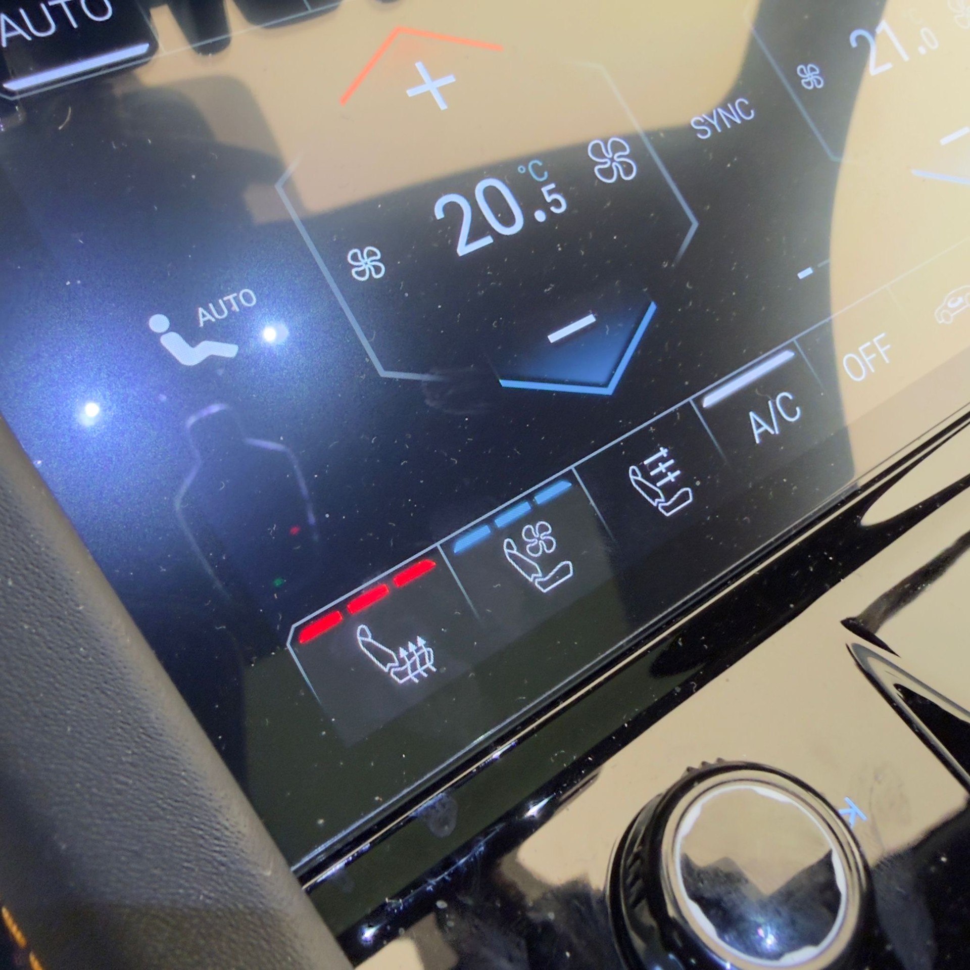 LAMBORGHINI Urus SE-image-10