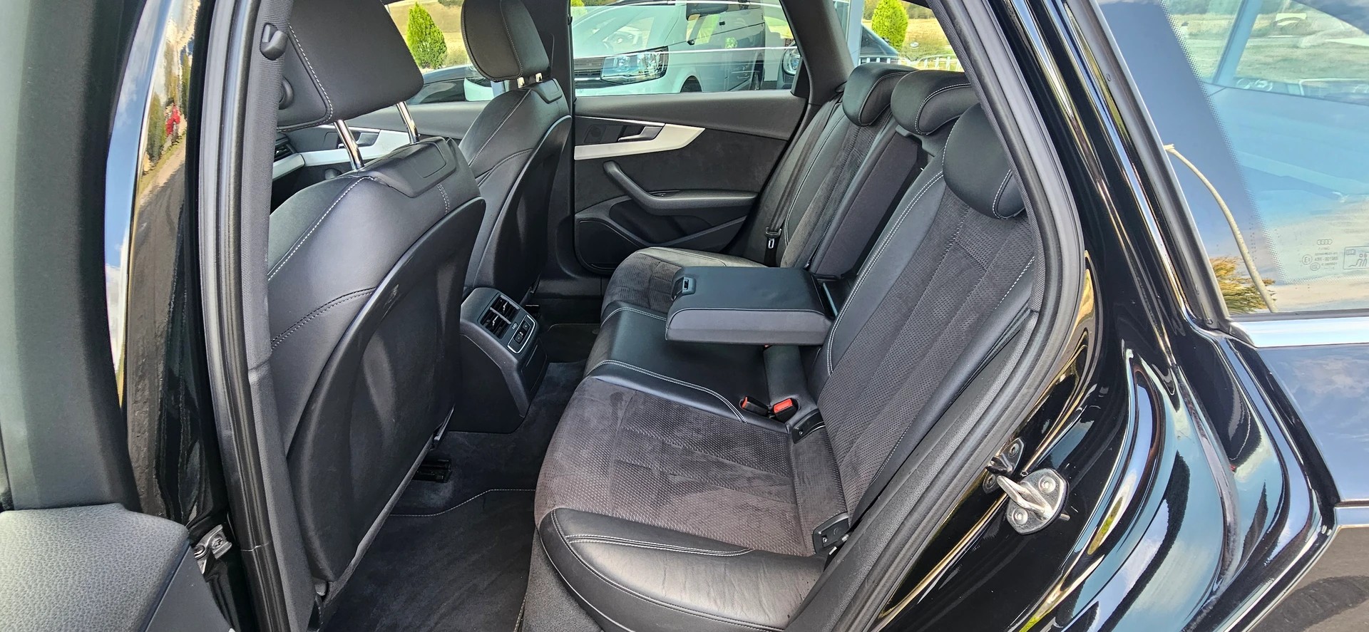 AUDI A4 Avant 2.0 TDI quattro S-tronic-image-11