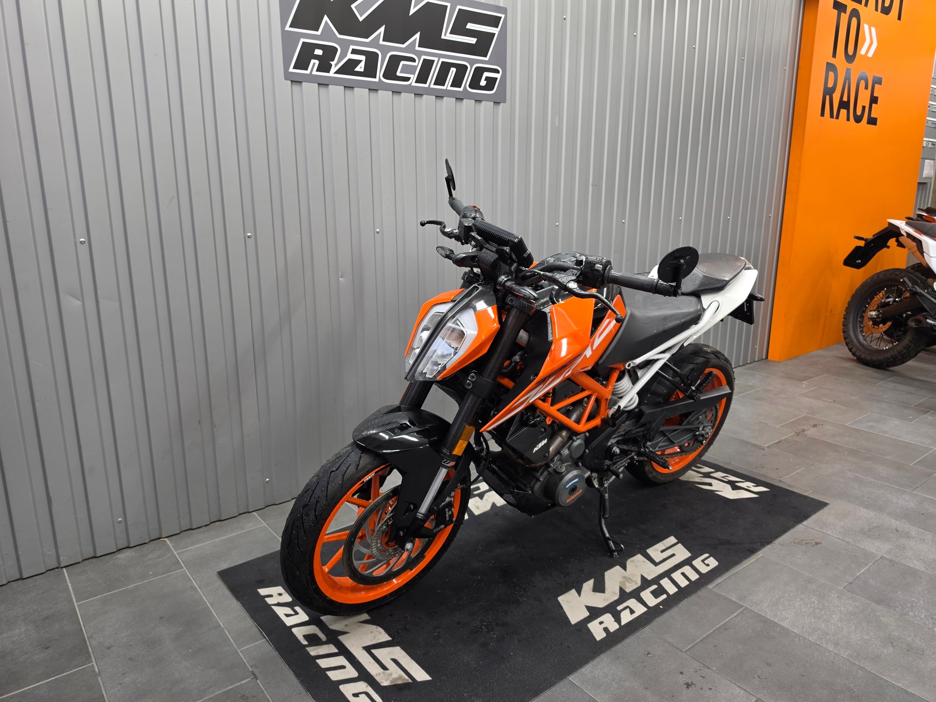 KTM 390 Duke ABS-image-2