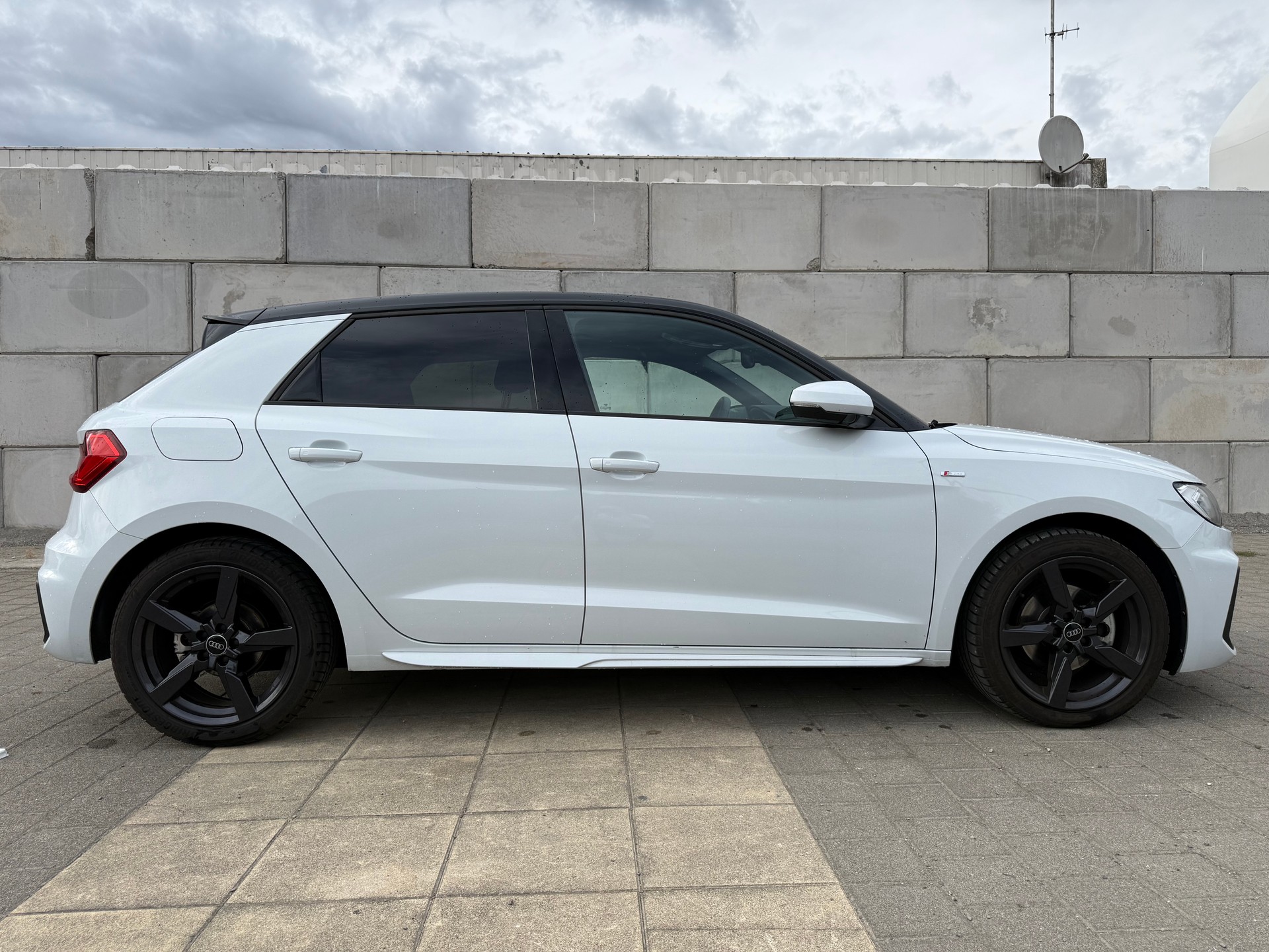 AUDI Sportback 30 TFSI S Line Attraction S-Tronic | Vollausstattung-image-3