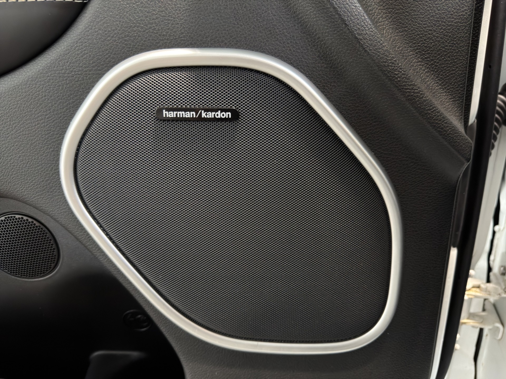 JEEP Grand Cherokee 6.4 V8 HEMI SRT8 Automatic-image-18