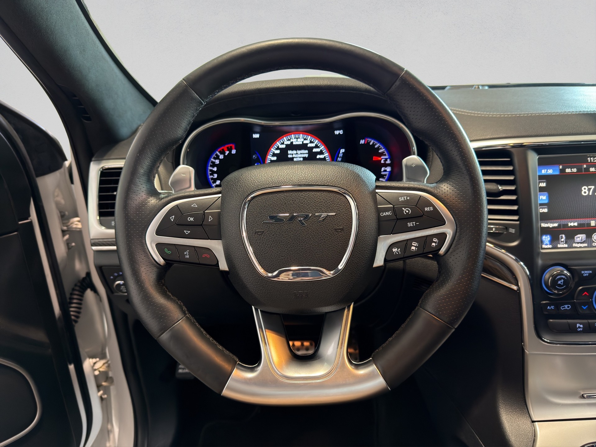 JEEP Grand Cherokee 6.4 V8 HEMI SRT8 Automatic-image-6