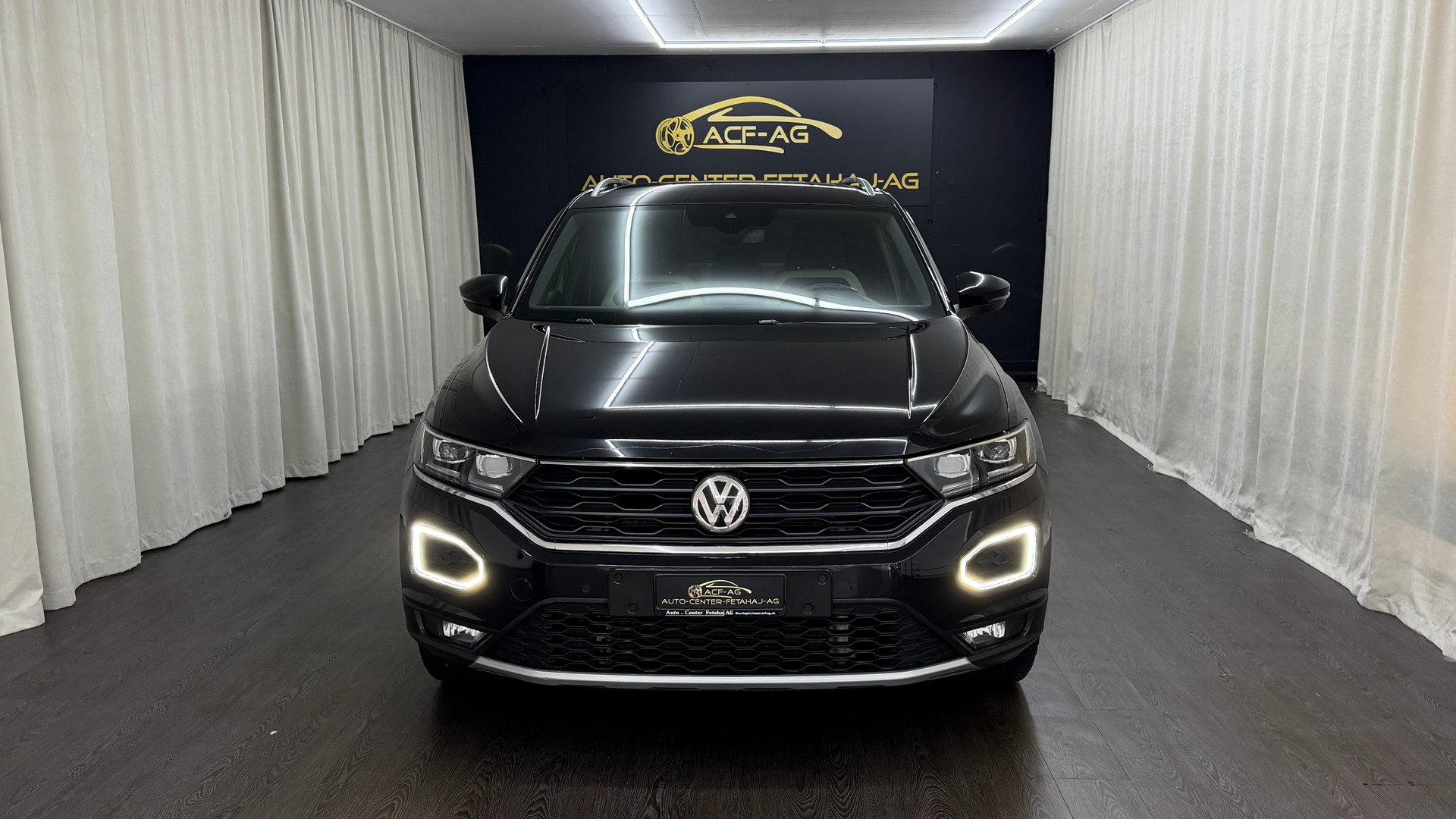 VW T-Roc 2.0 TSI Sport DSG 4Motion-showroom-element-1