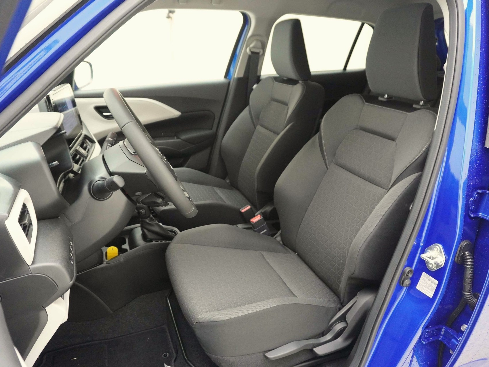 SUZUKI Swift 1.2 Sakura Hybrid-image-7