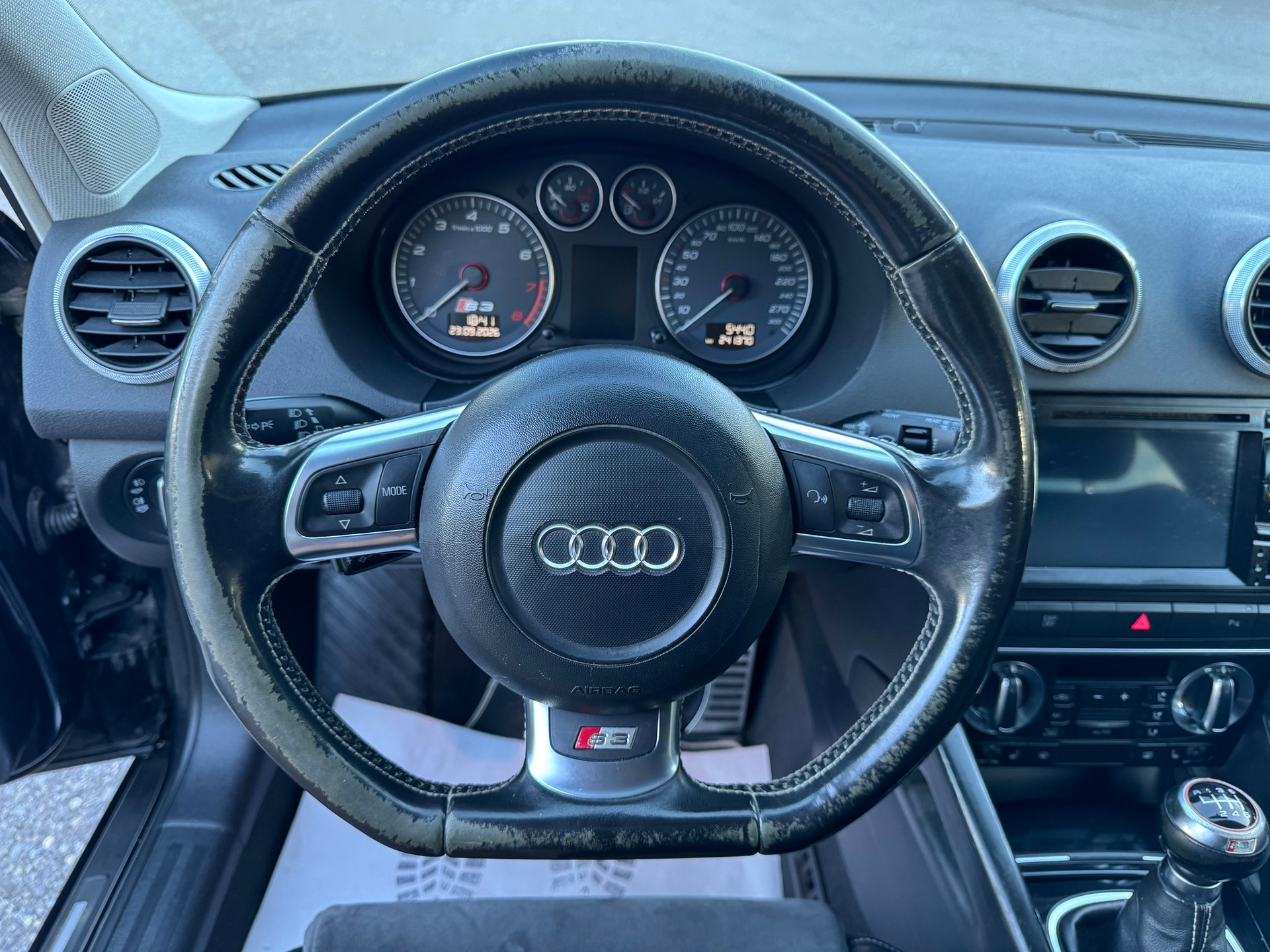 AUDI S3 Sportback 2.0 TFSI quattro-image-17