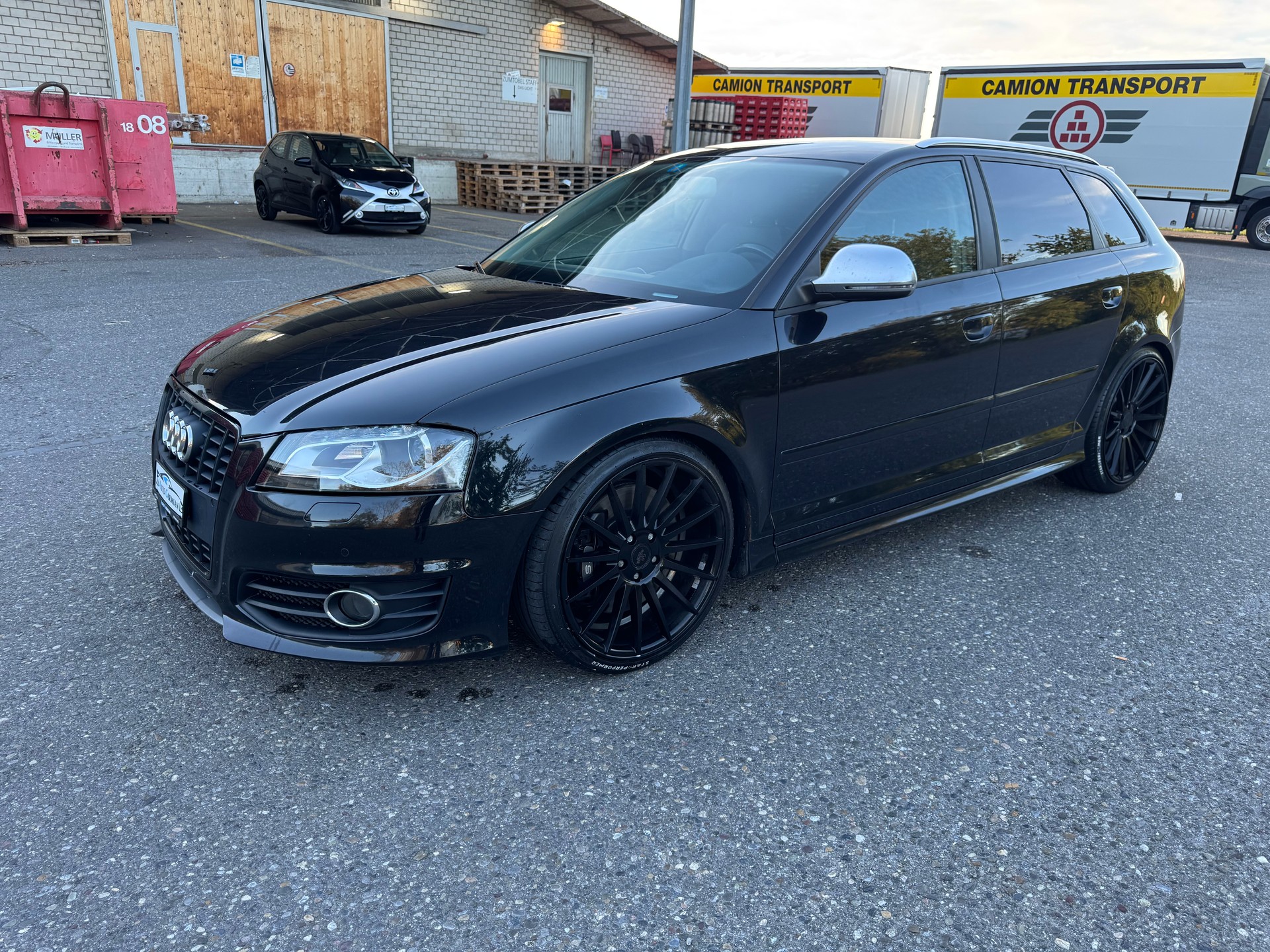 AUDI S3 Sportback 2.0 TFSI quattro-showroom-element-2