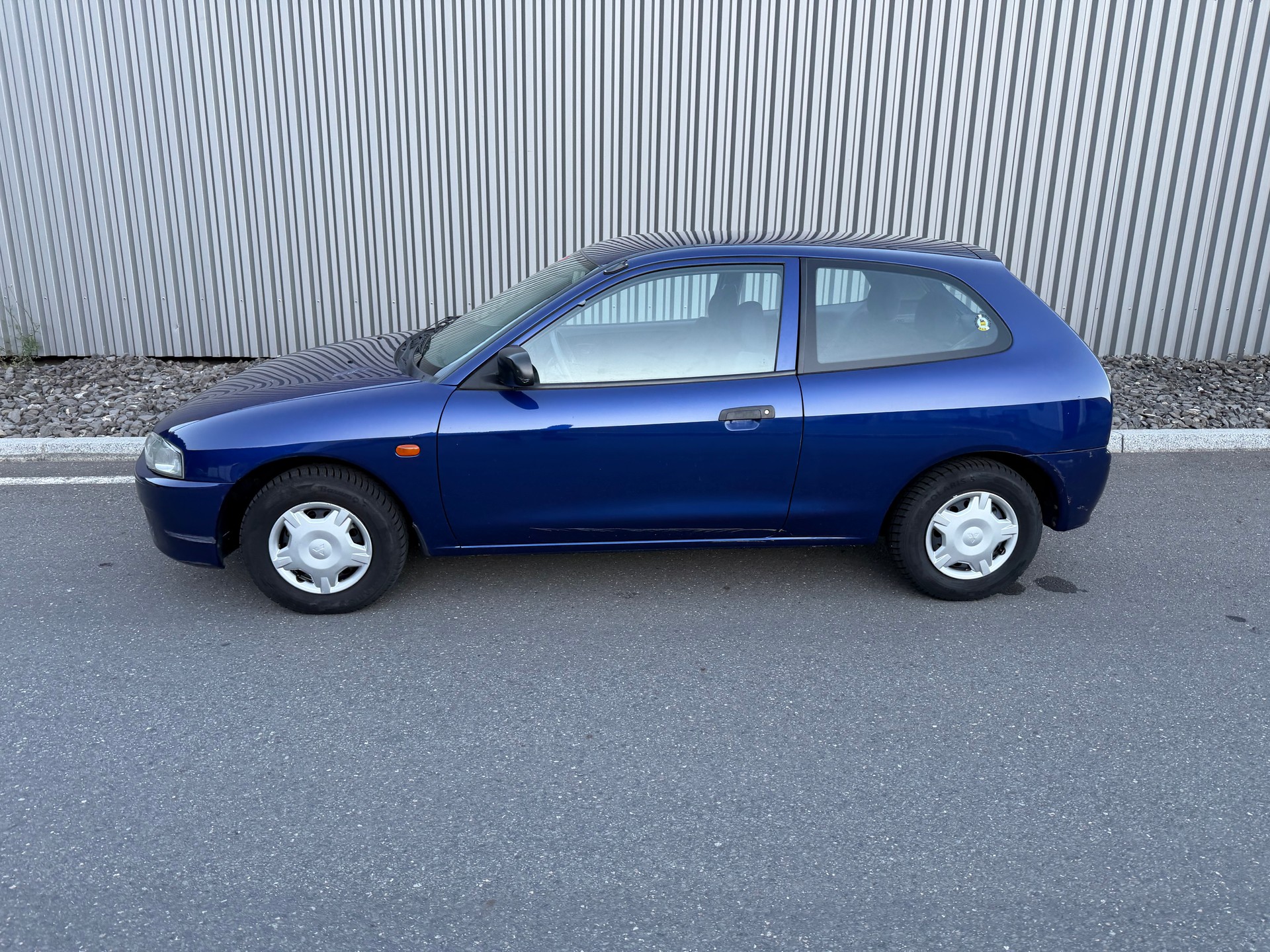 MITSUBISHI Colt 1.3 12V Cool Jubilé FAIBLE KILOMÉTRAGE 32700 km-showroom-element-3