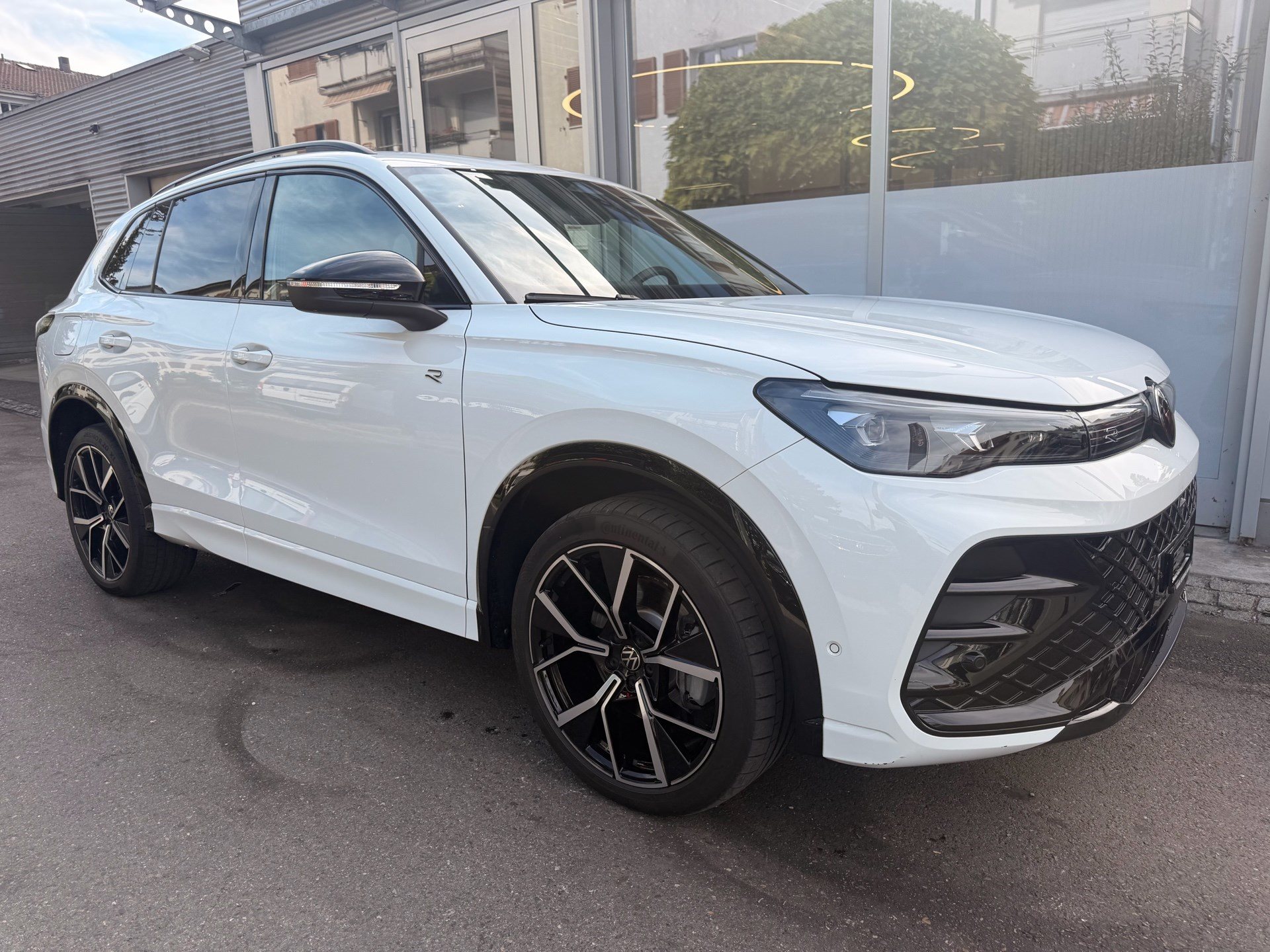 VW Tiguan 2.0 TSI 265PS 4Motion R-Line *** 360° KAMERA & PANORAMADACH ***-showroom-element-2