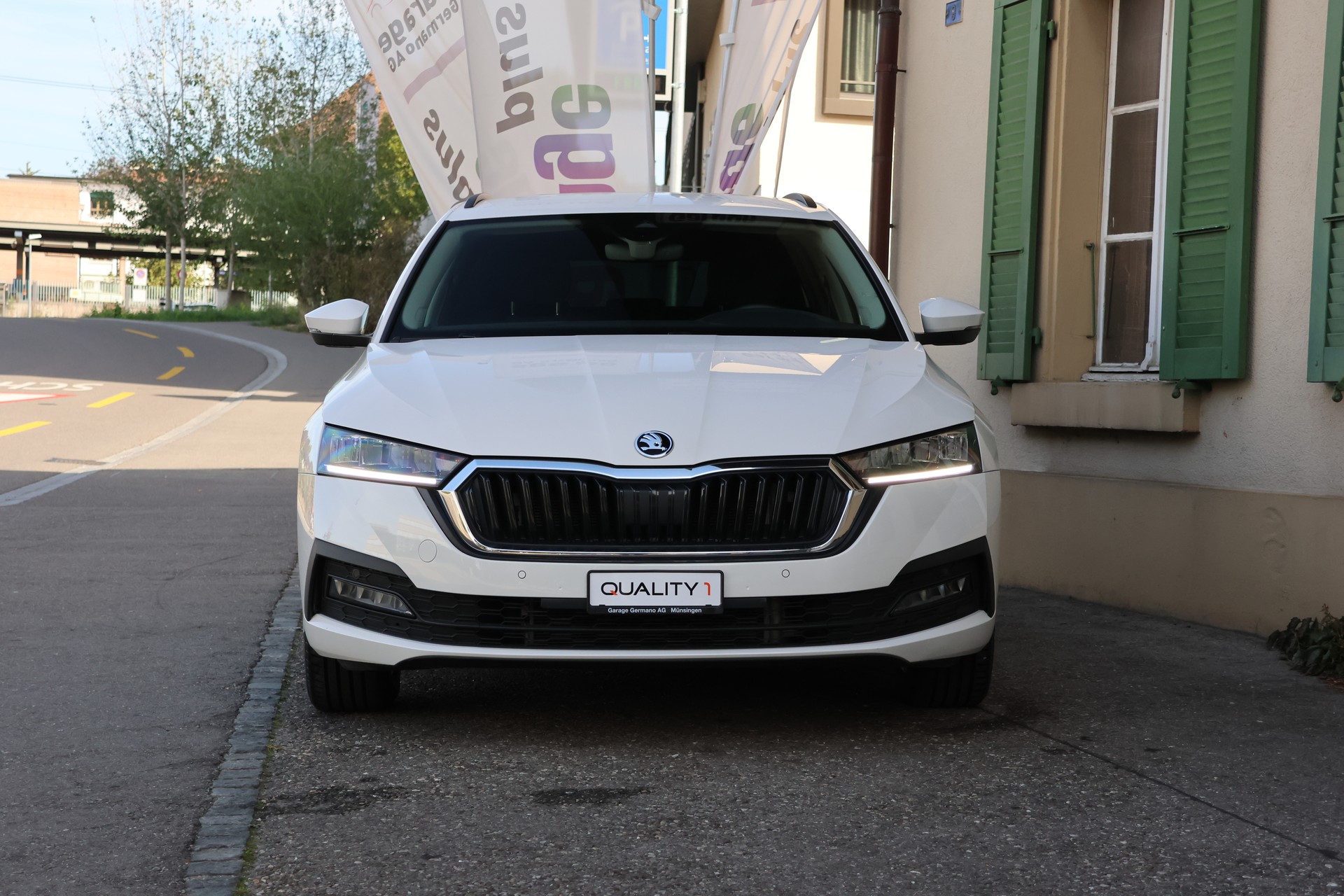 SKODA Octavia Combi 2.0 TDI DSG Ambition 4x4-showroom-element-1
