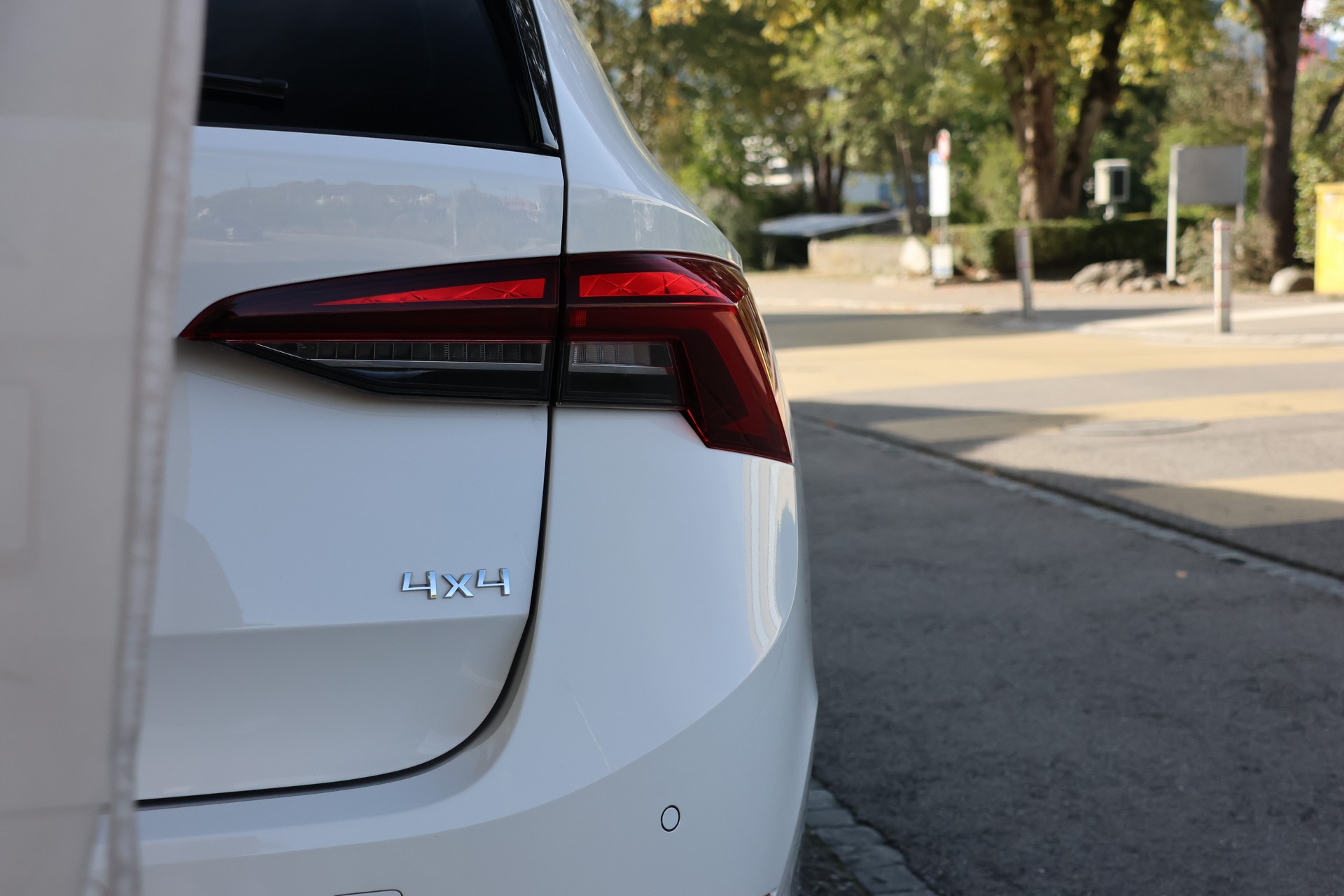 SKODA Octavia Combi 2.0 TDI DSG Ambition 4x4-image-6