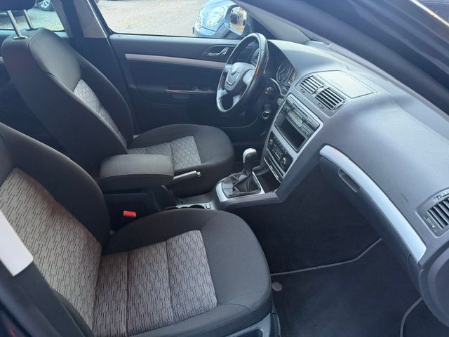SKODA Octavia Combi 1.8 TSI Adventure 4x4-image-8