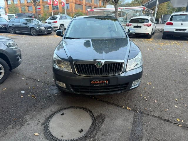 SKODA Octavia Combi 1.8 TSI Adventure 4x4-showroom-element-2