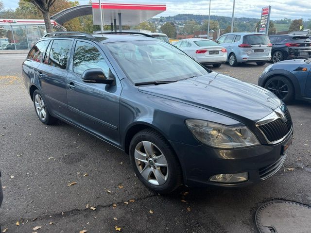 SKODA Octavia Combi 1.8 TSI Adventure 4x4-showroom-element-1