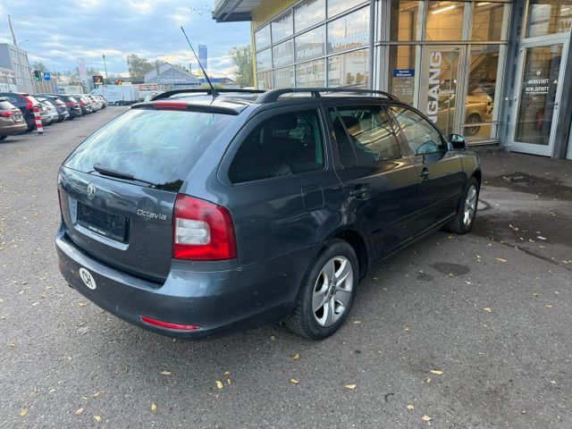 SKODA Octavia Combi 1.8 TSI Adventure 4x4-image-5