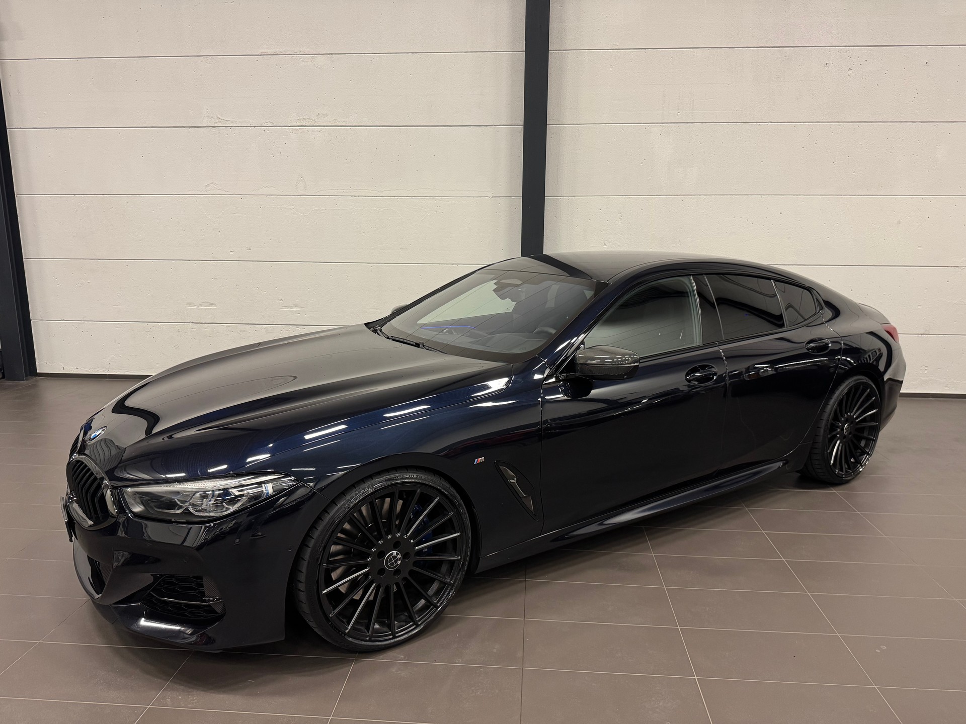 BMW M850i xDrive Steptronic-showroom-element-2