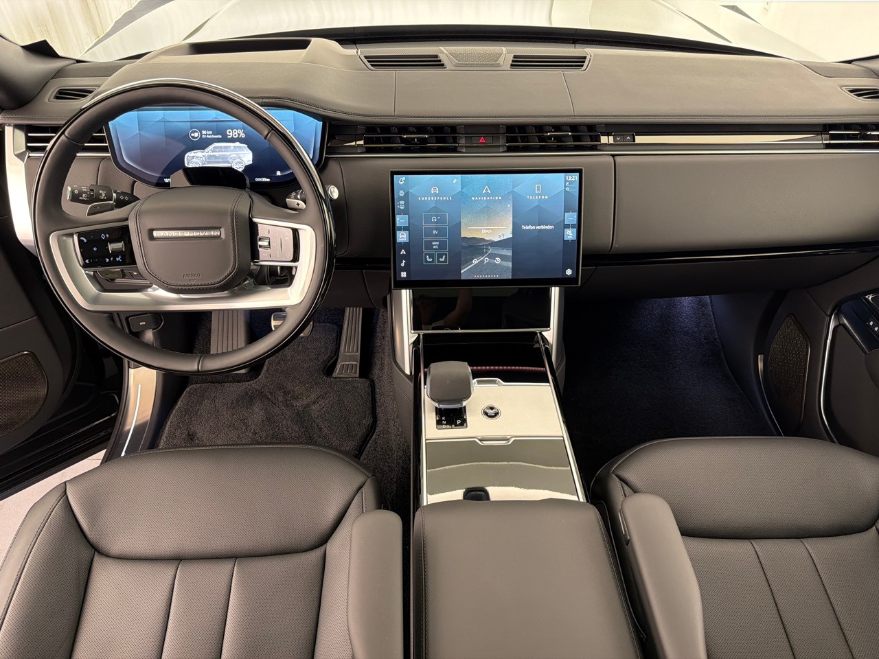 LAND ROVER RR P460e PHEV Autobiogr.-image-6