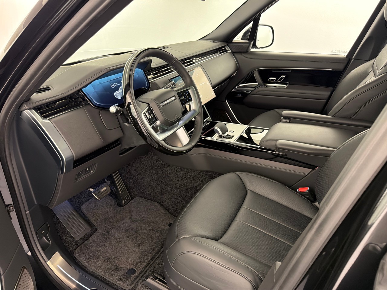 LAND ROVER RR P460e PHEV Autobiogr.-image-4