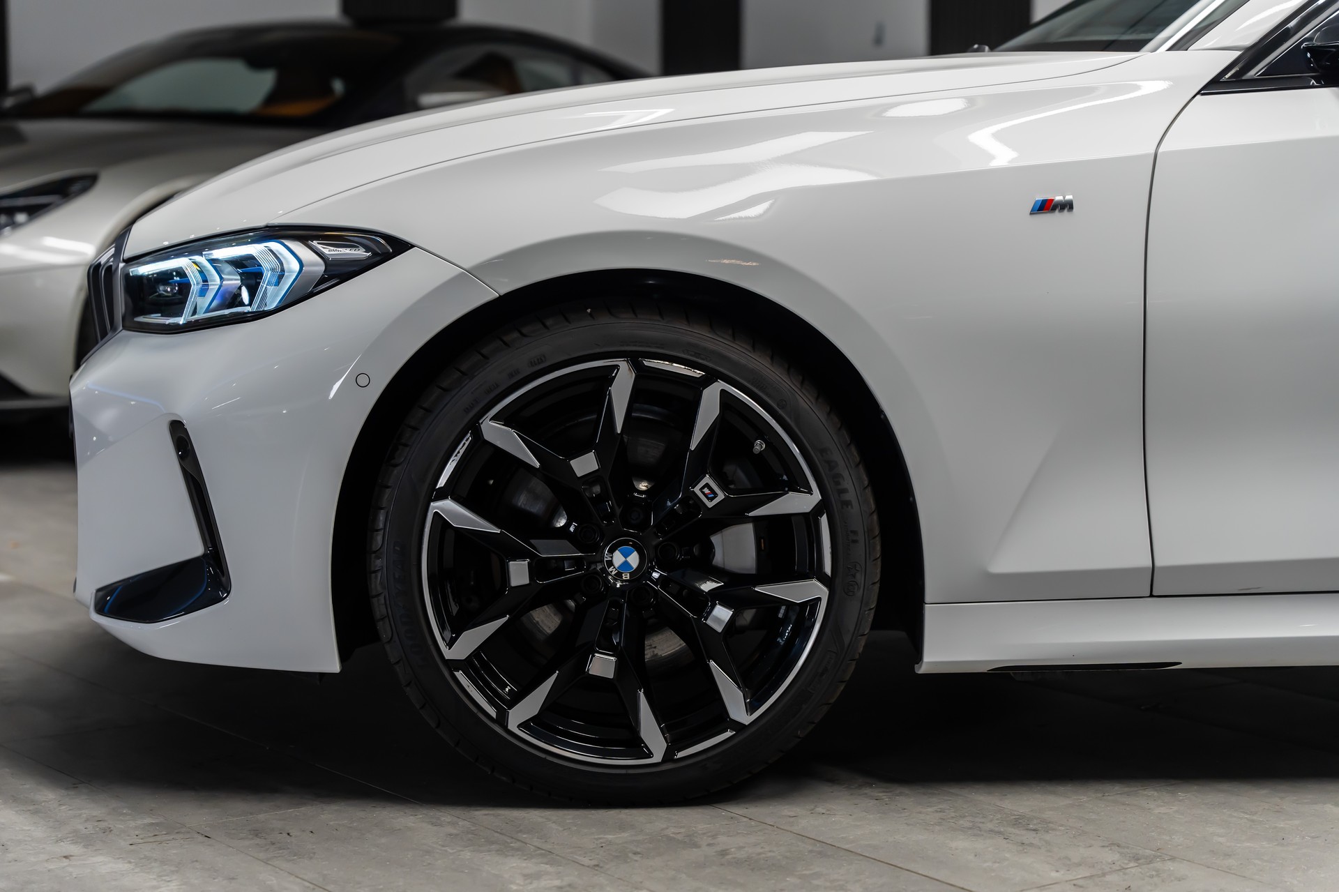 BMW 330i xDrive Steptronic M Sport Pro *Facelift*Leder*Head-Up*360°Kamera*-image-4