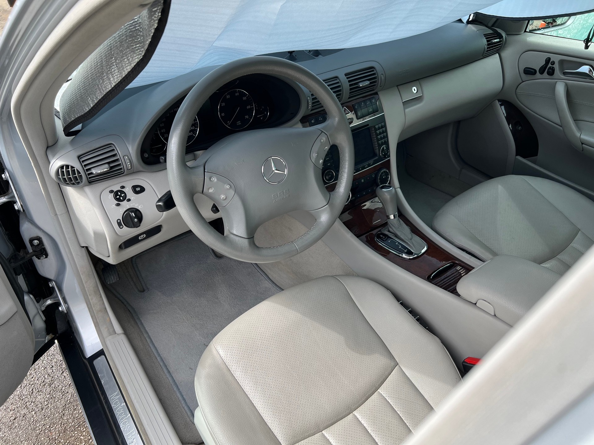 MERCEDES-BENZ C 350 Elégance 4Matic Automatic-image-10