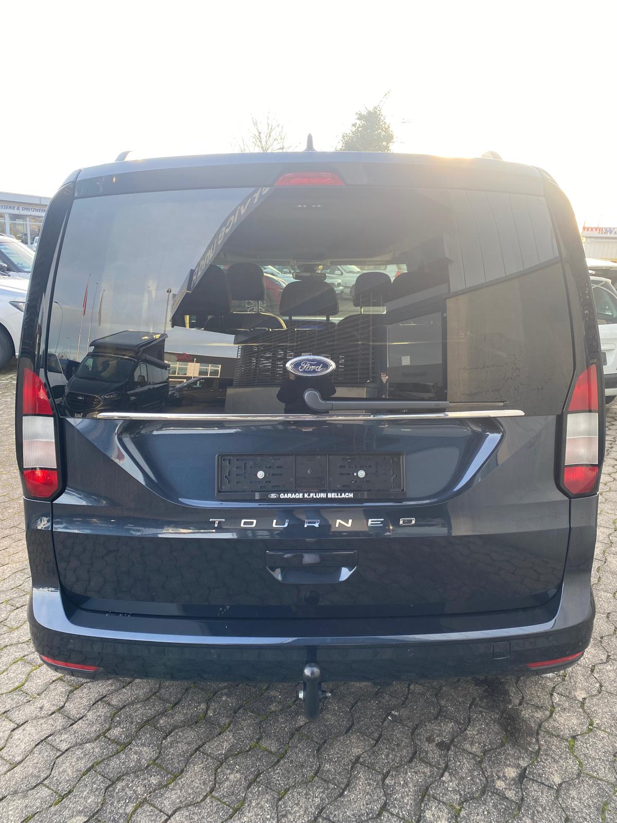 FORD Tourneo Connect 1.5 EcoBoost Titanium Automat-image-7