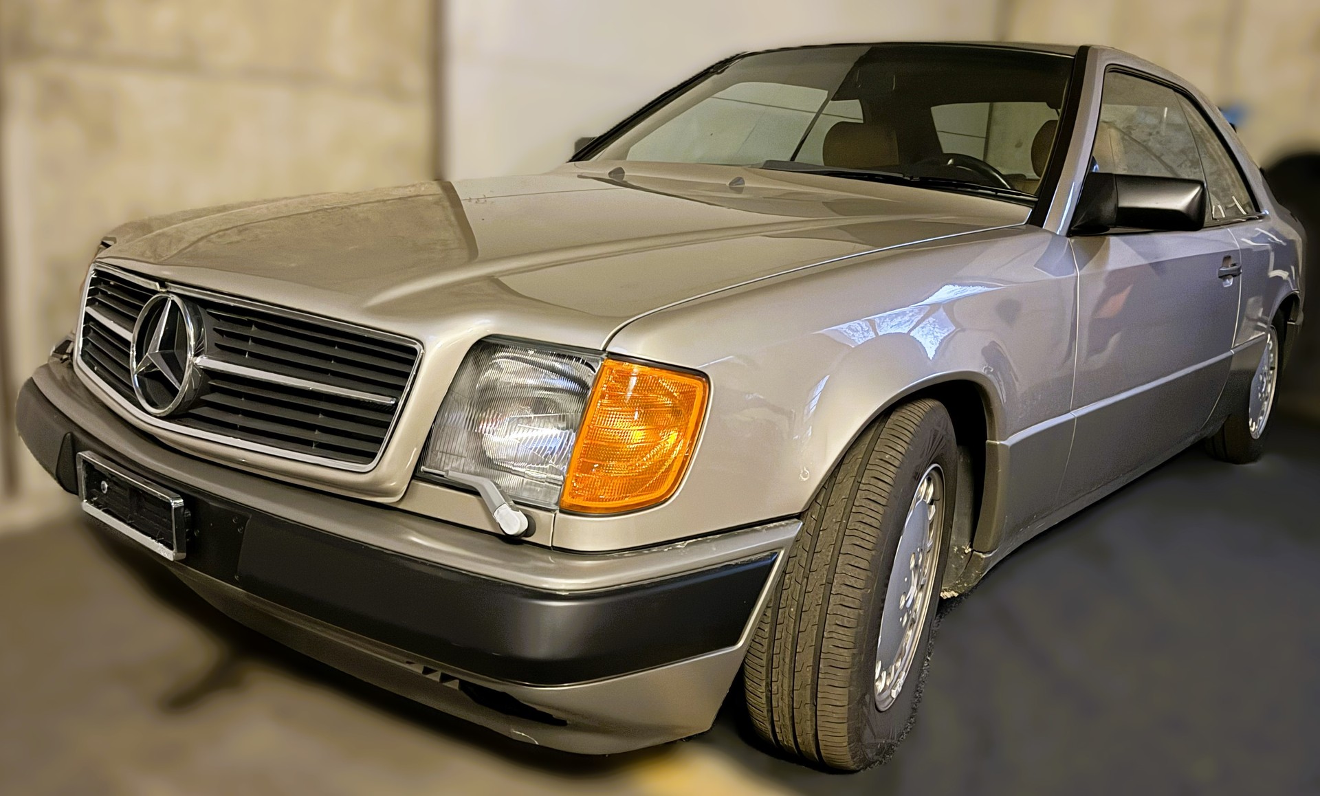 MERCEDES-BENZ 300 CE Veteranenfahrzeug