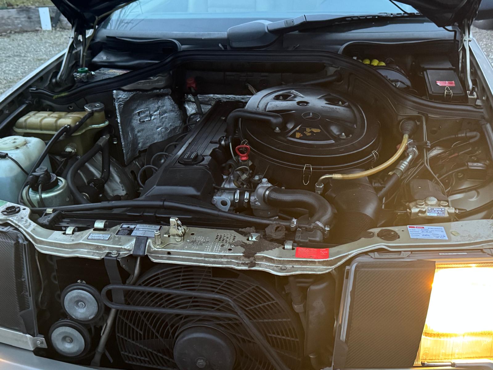MERCEDES-BENZ 300 CE Veteranenfahrzeug-image-11