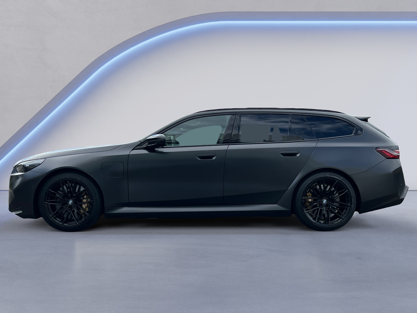 BMW M5 xDrive Touring-showroom-element-1