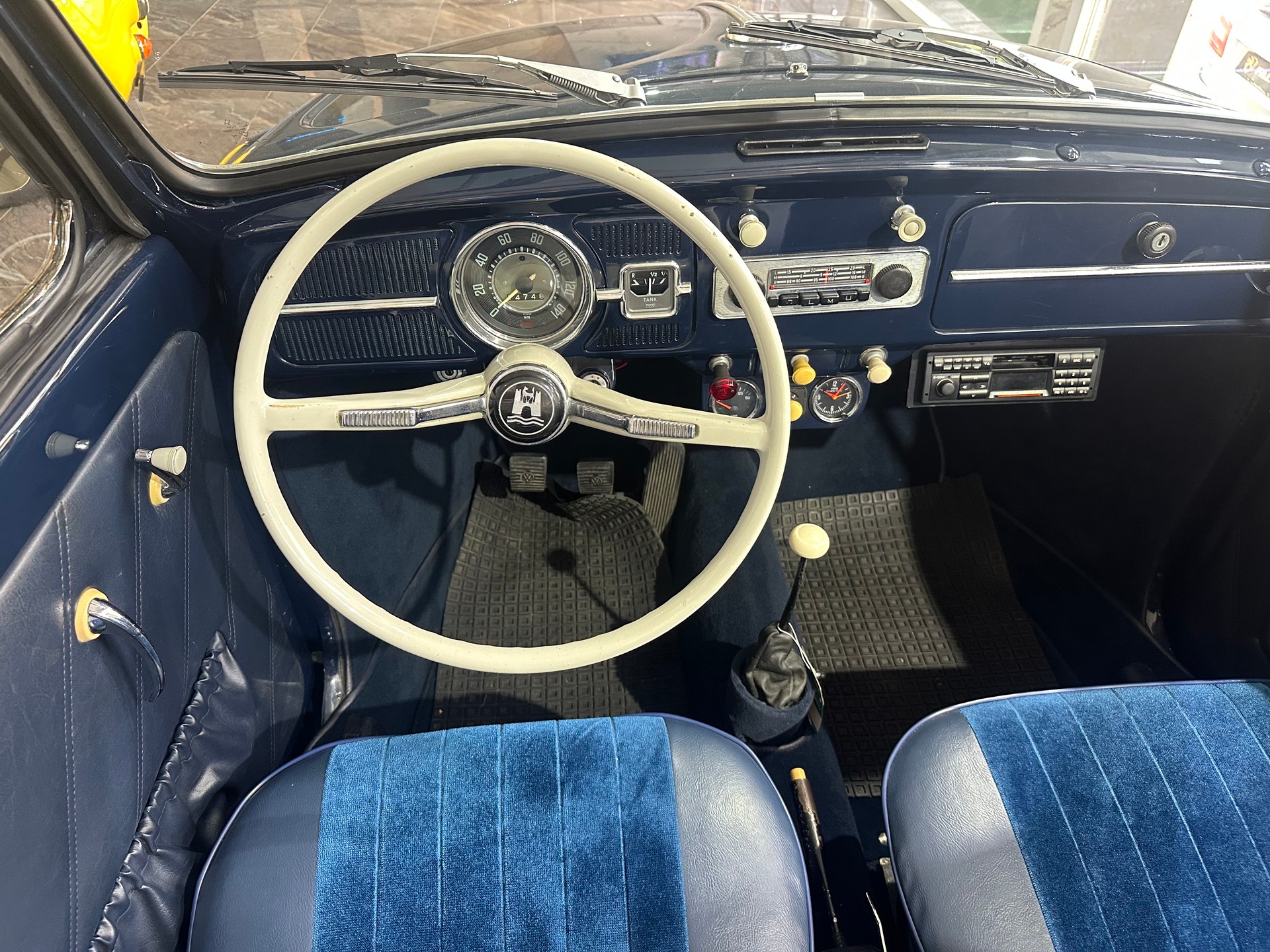 VW Cabriolet Karmann-image-10