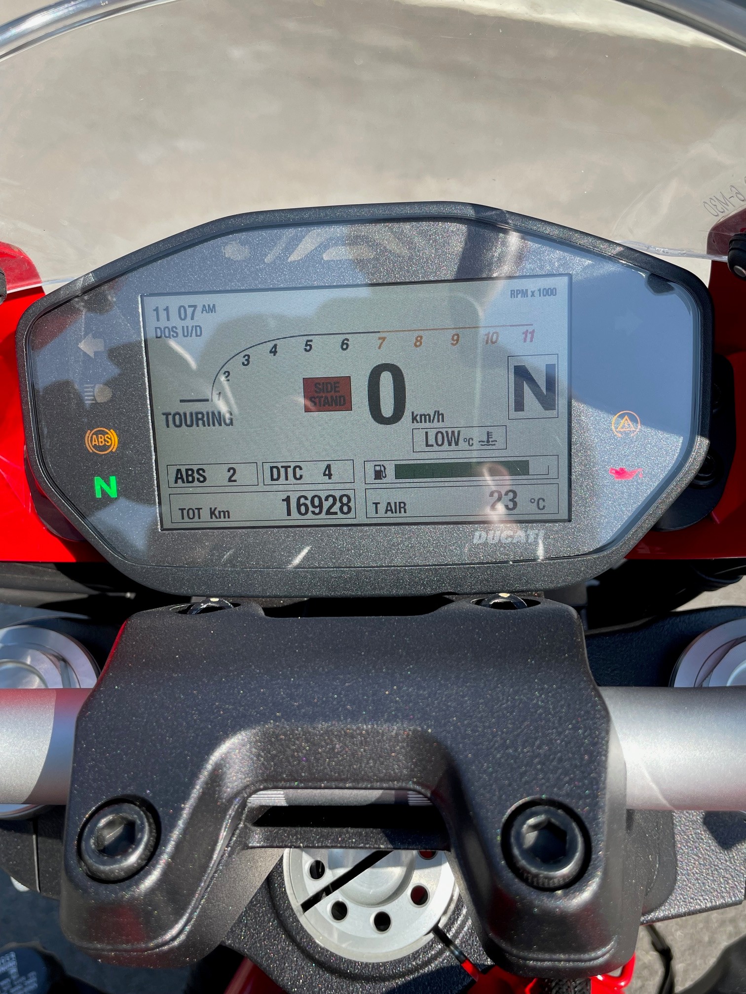 DUCATI Monster 821-image-4