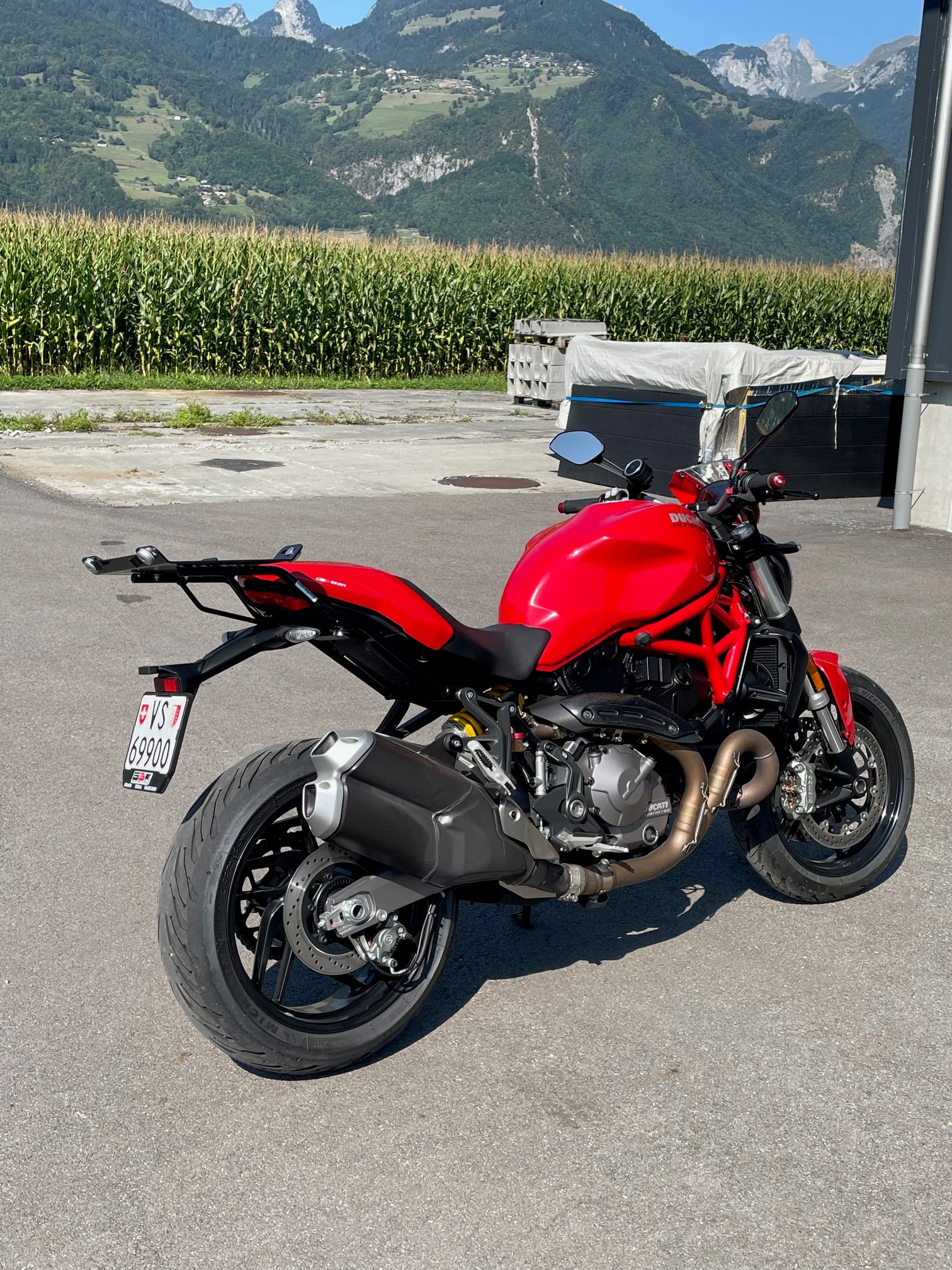 DUCATI Monster 821-image-1