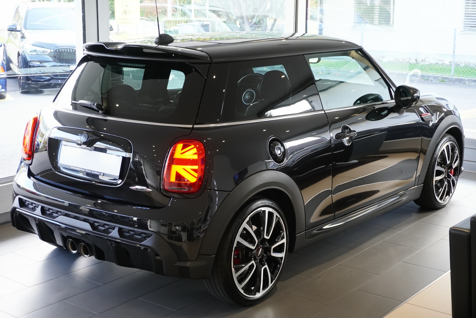MINI Cooper John Cooper Works Steptronic-image-4
