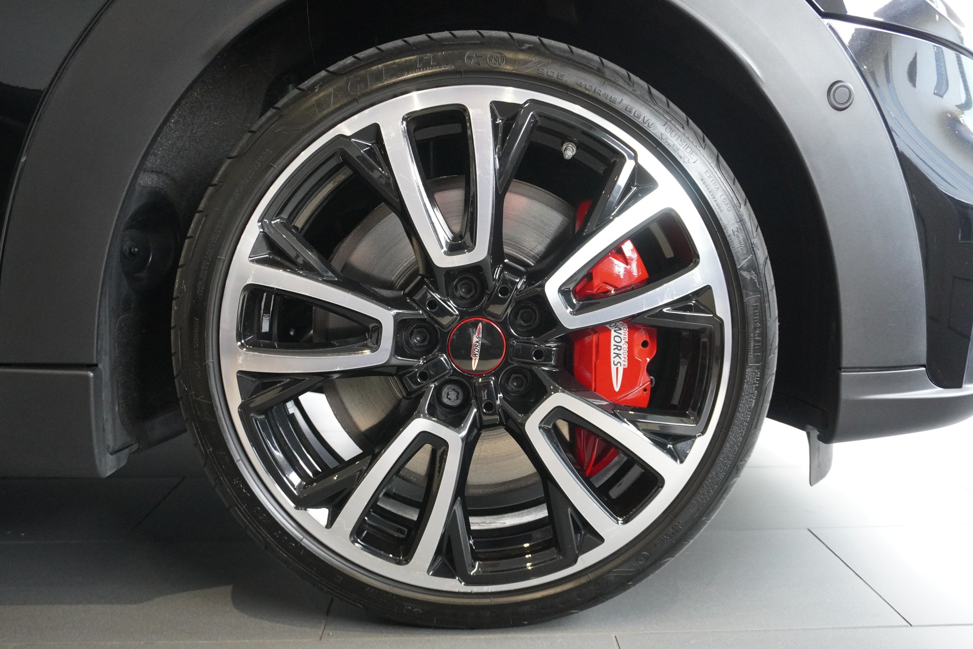 MINI Cooper John Cooper Works Steptronic-image-7