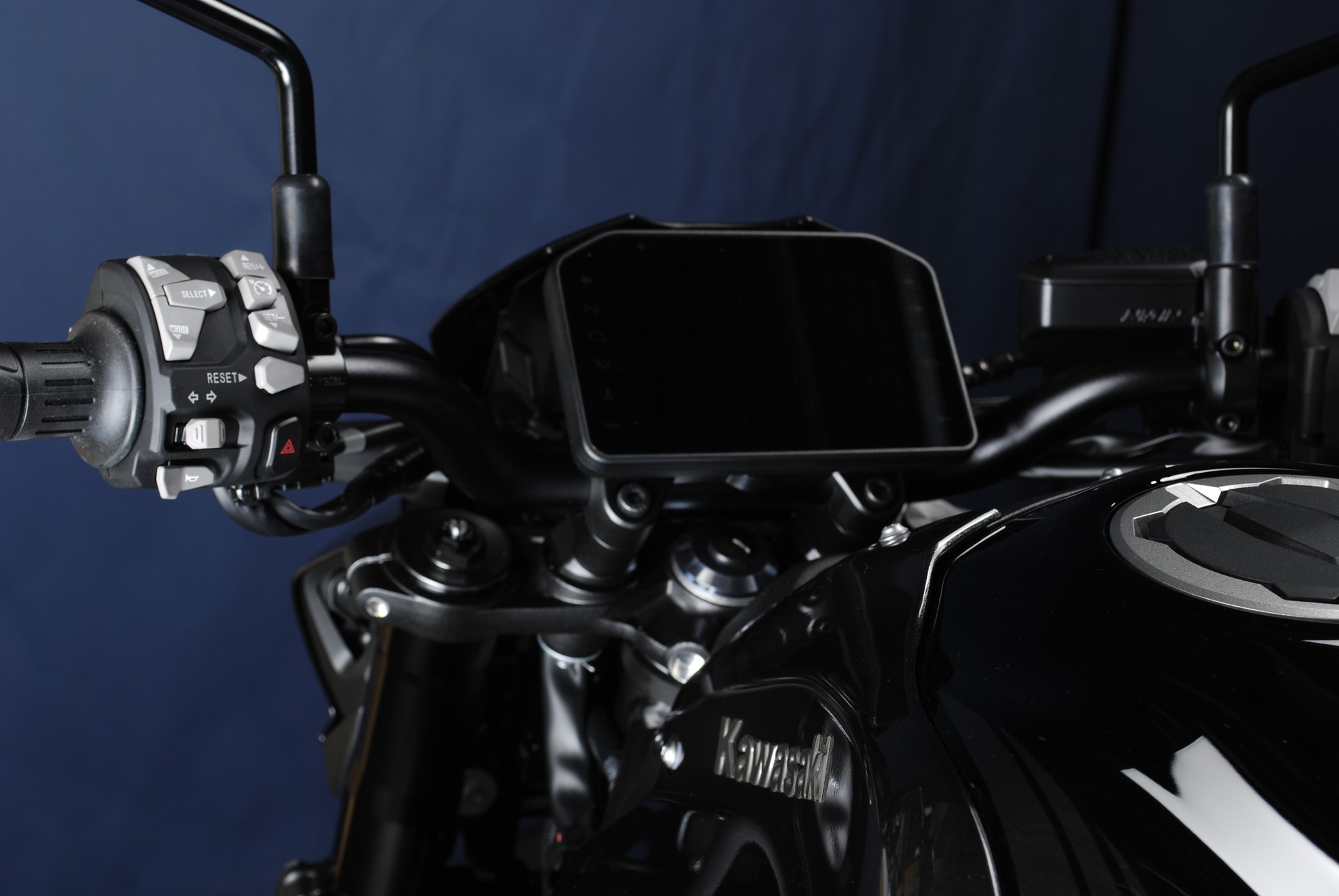 KAWASAKI Z 900 (35kW) MY26-image-14