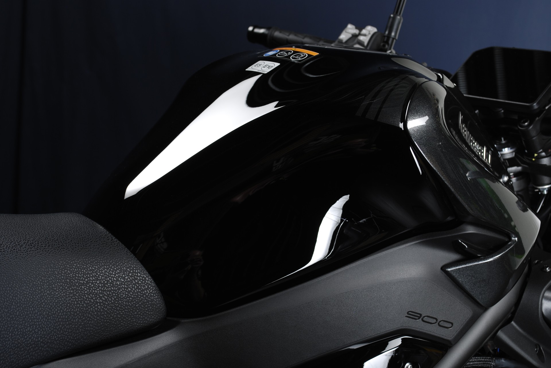KAWASAKI Z 900 (35kW) MY26-image-2