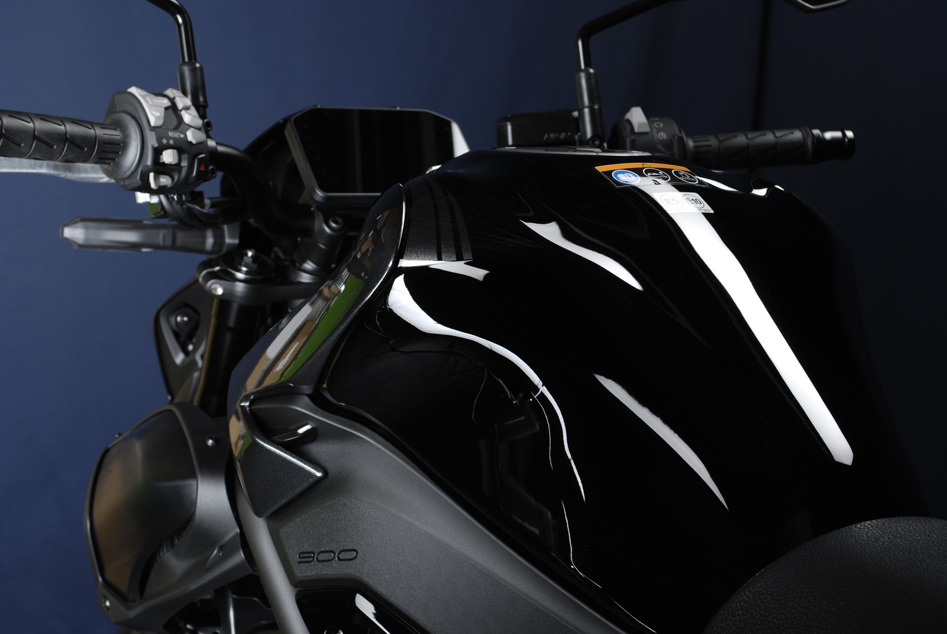 KAWASAKI Z 900 (35kW) MY26-image-13