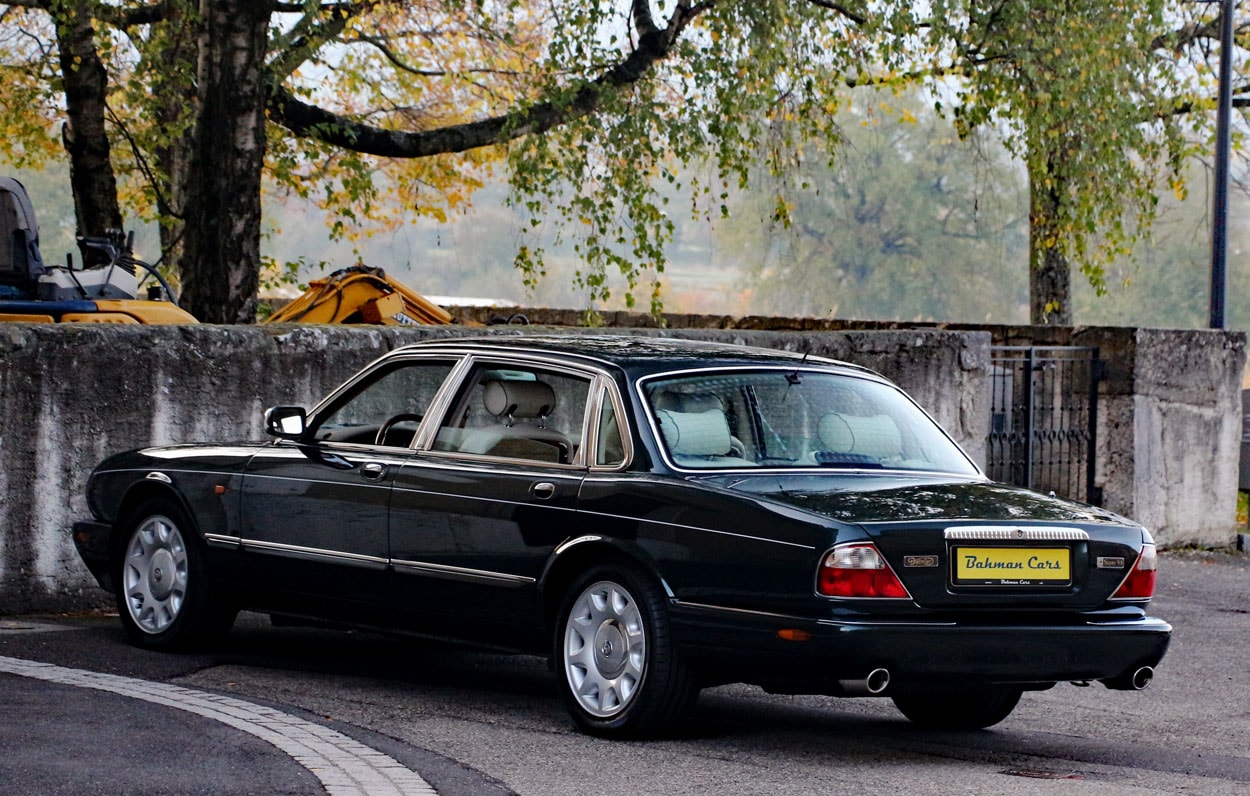 DAIMLER Super V8 4.0 S/C-showroom-element-1